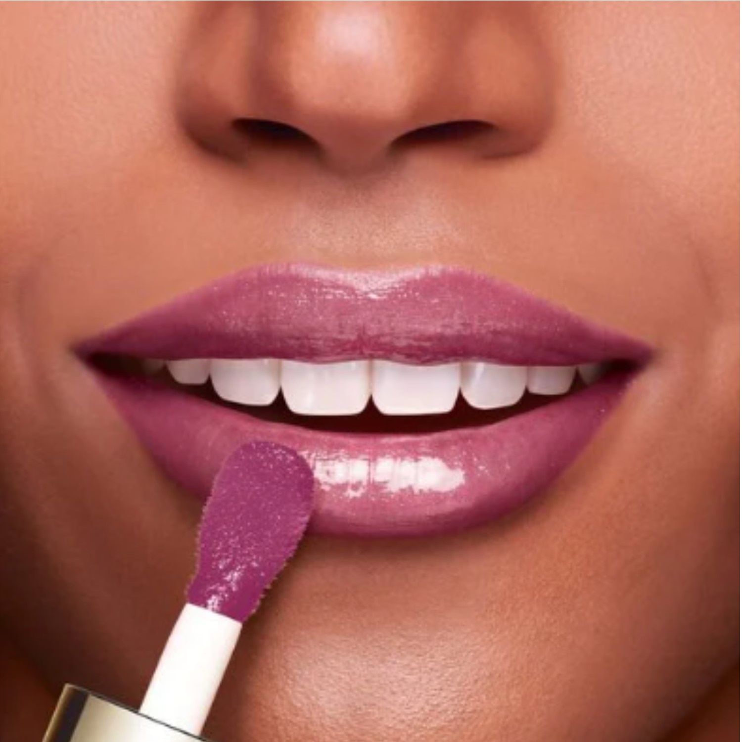 LIP COMFORT OIL (ACEITE HIDRATANTE PARA LABIOS CON UN TOQUE DE COLOR)